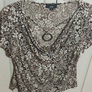 ~NWOT Beautiful Brown & White blouse with necklace design.